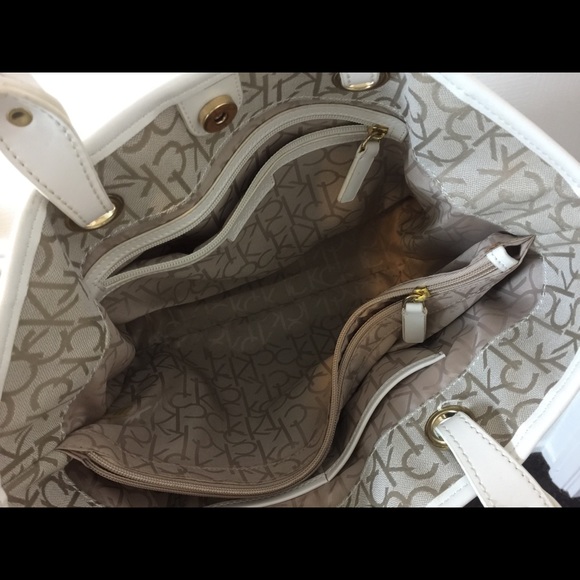 Calvin Klein 🔥🔥🔥 - Picture 3 of 3